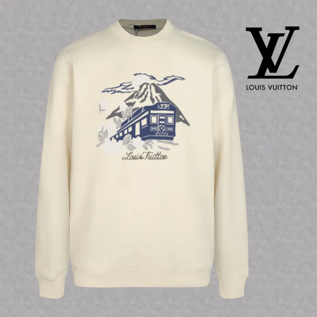 🅿️250 hot style on the shelves🔥❗ 💫〖Louis Vuitton LV〗 Fashionable round neck sweatshirt, casually matched with various styles, it is perfectly handsome😎The whole dress is made of double waistcoats, which makes the whole dress more three-dimensional. Not ordinary factories can do such fine work. The 2025 spring style counters are on sale, exquisite round neck terry sweatshirt, high-end double-strand pure cotton Customized drawstring ribs are dyed in the same vat and are complete with three standards. The chest craftsmanship adopts a simple and elegant pattern on the chest, which is easy to control for any age group! Fit and comfortable! Customized thickened 440g terry sweatshirt fabric, soft and comfortable to the touch, with a three-dimensional shape! 🙌🏻 It’s also very breathable, so it’s a versatile style that can be worn with any outfit! ✔Color: Black White Apricot Size: S M L XL 2XL